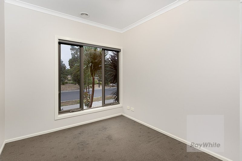 Photo - 28 Bedervale Loop, Doreen VIC 3754 - Image 9