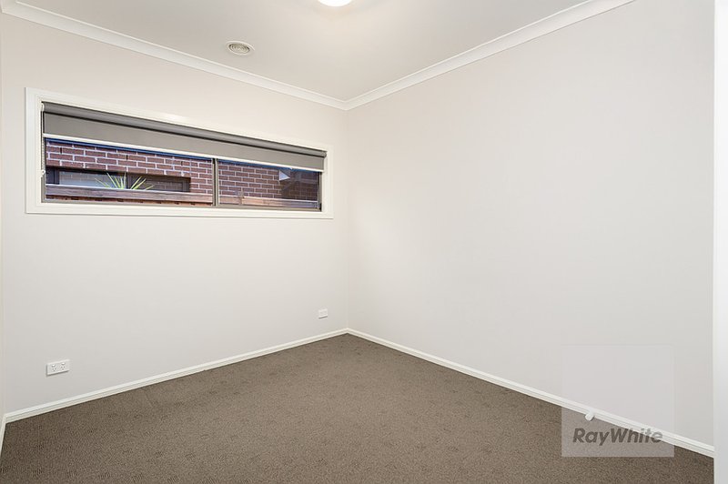 Photo - 28 Bedervale Loop, Doreen VIC 3754 - Image 10