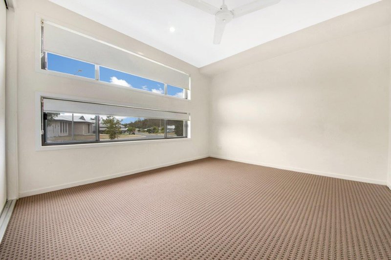 Photo - 28 Bellbird Court, New Auckland QLD 4680 - Image 3