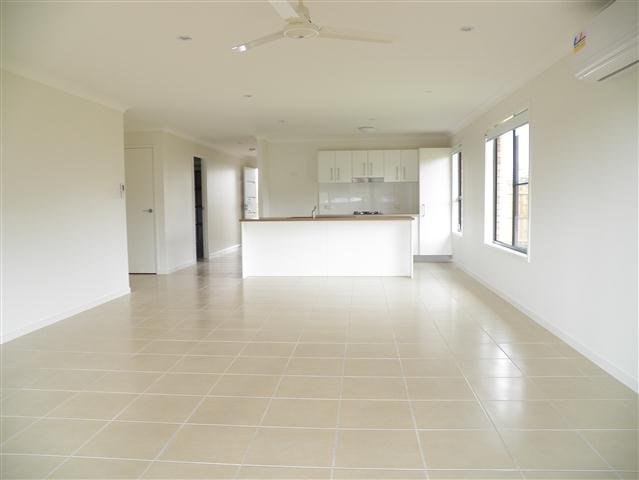 Photo - 28 Bellbird Court, New Auckland QLD 4680 - Image 6