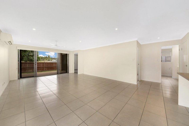 Photo - 28 Bellbird Court, New Auckland QLD 4680 - Image 7