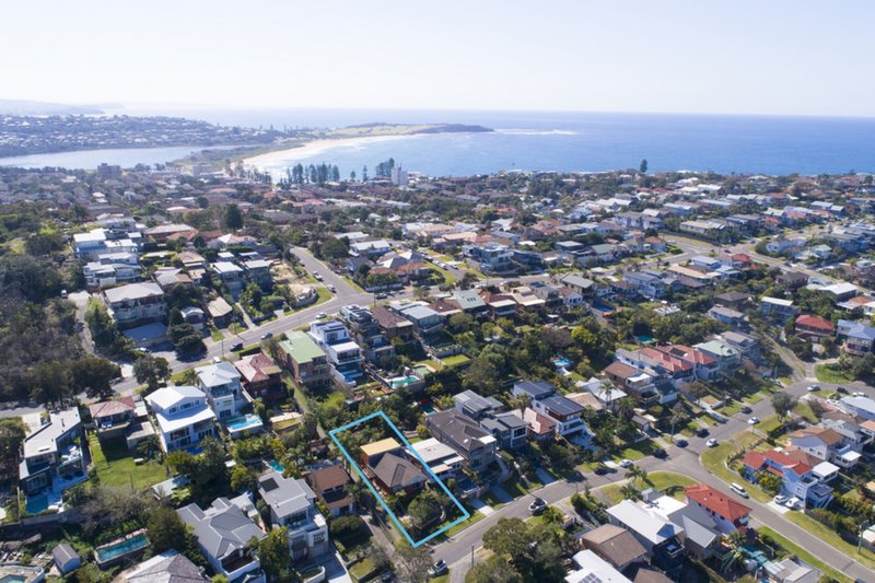 Photo - 28 Bellevue Parade, North Curl Curl NSW 2099 - Image 8