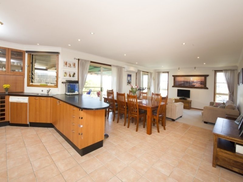 Photo - 28 Belton Way, Forster NSW 2428 - Image