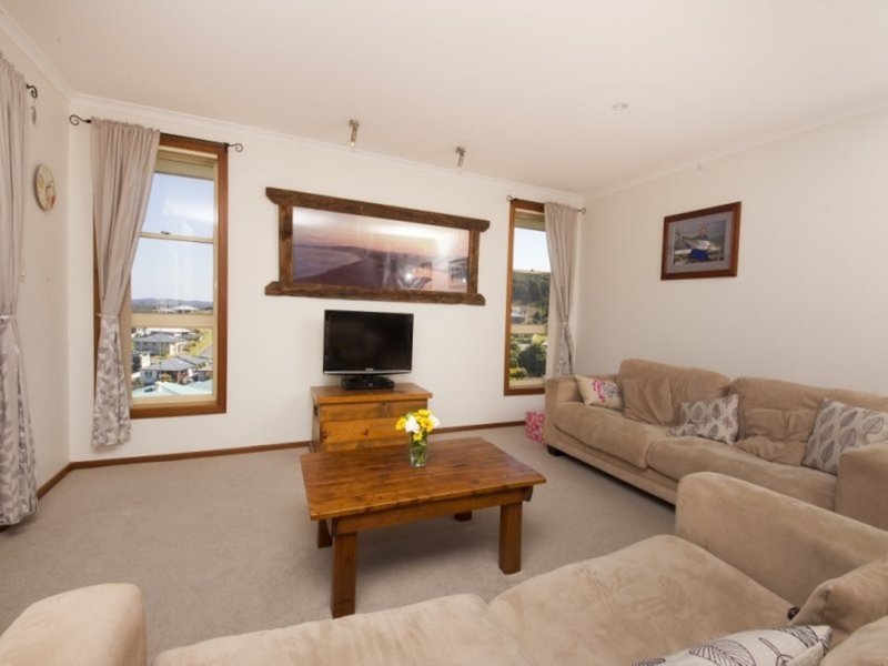 Photo - 28 Belton Way, Forster NSW 2428 - Image 5