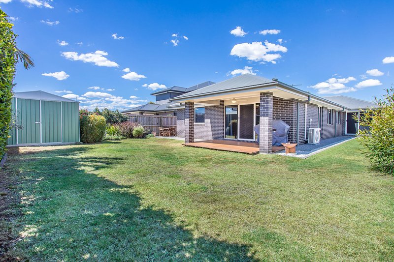 Photo - 28 Benham Avenue, Kallangur QLD 4503 - Image 9