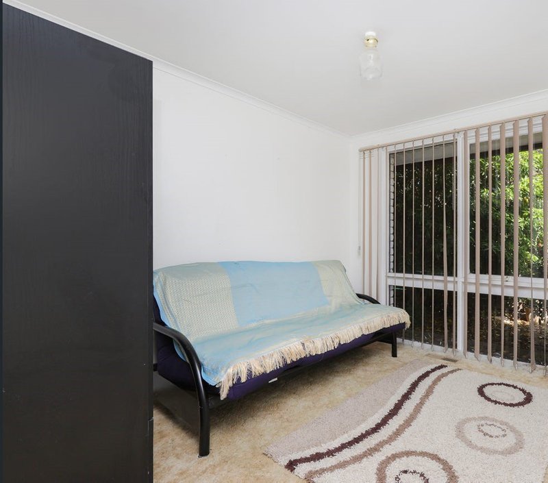 Photo - 28 Beresford Crescent, Gladstone Park VIC 3043 - Image 10