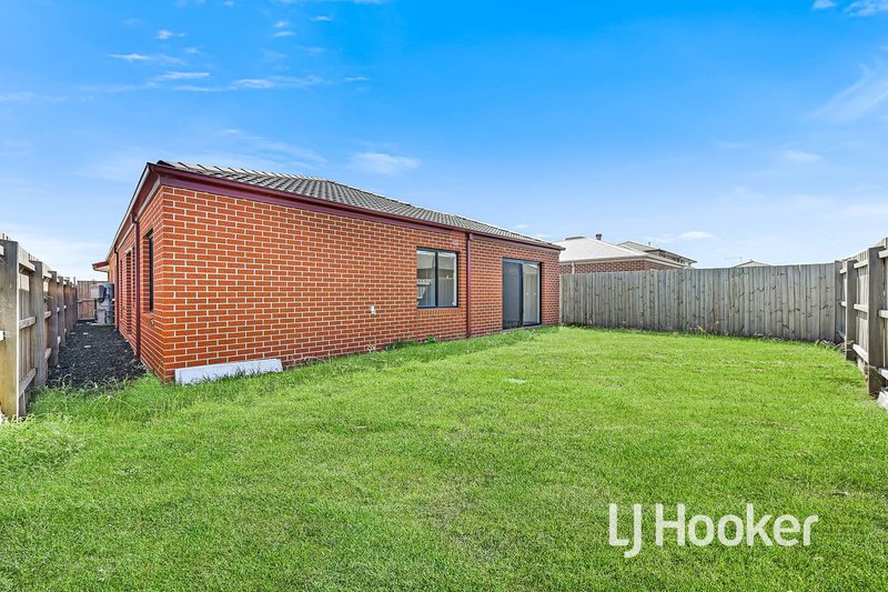 Photo - 28 Bernardins Street, Clyde North VIC 3978 - Image 8