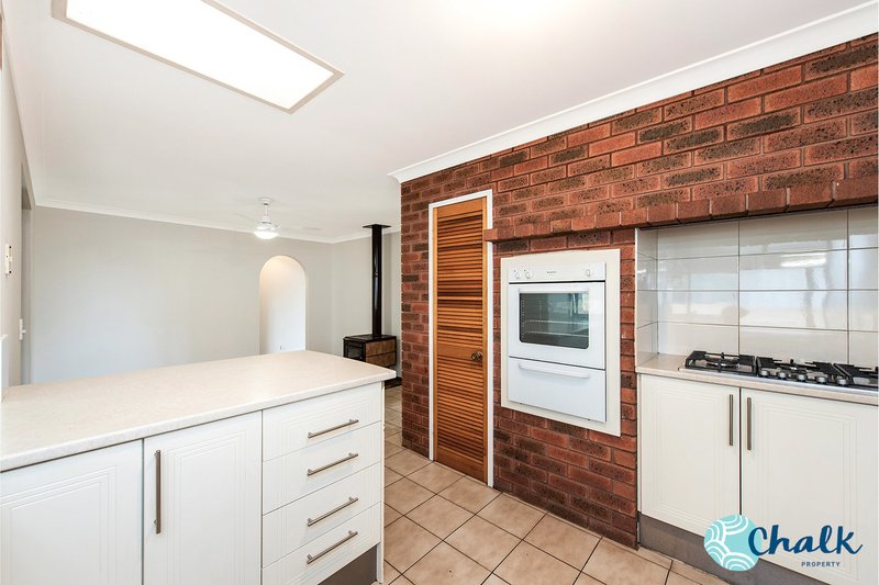 Photo - 28 Bickner Way, Parmelia WA 6167 - Image 3