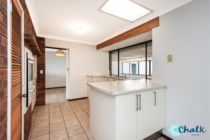 Photo - 28 Bickner Way, Parmelia WA 6167 - Image 5