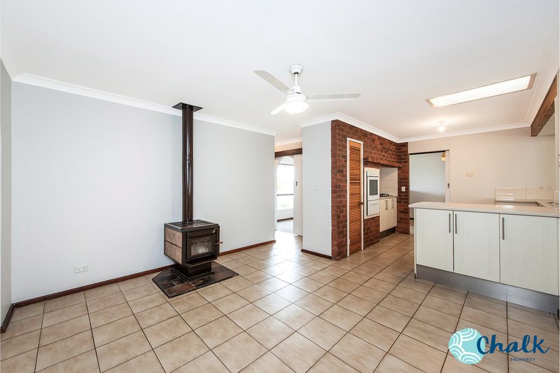 Photo - 28 Bickner Way, Parmelia WA 6167 - Image 7