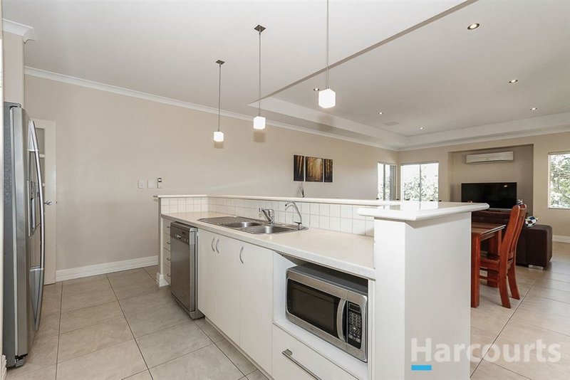 Photo - 28 Bingarra Crescent, Tapping WA 6065 - Image 8