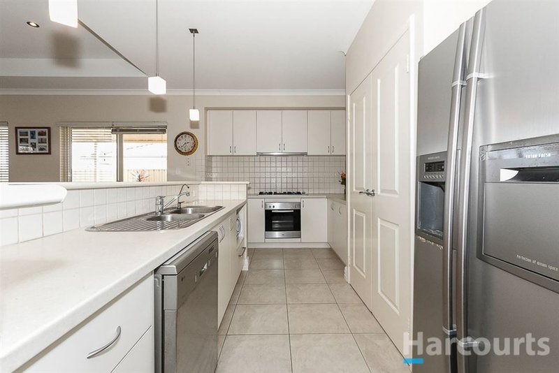 Photo - 28 Bingarra Crescent, Tapping WA 6065 - Image 10