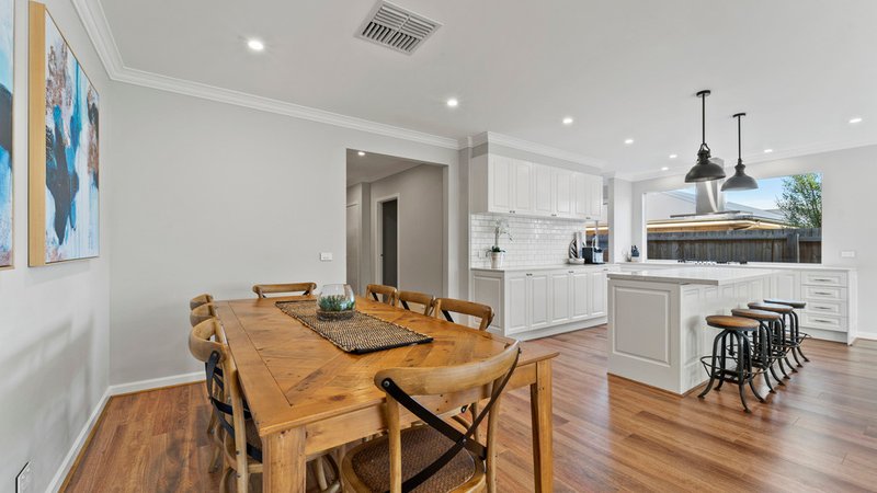 Photo - 28 Bloom Street, Werribee VIC 3030 - Image 8