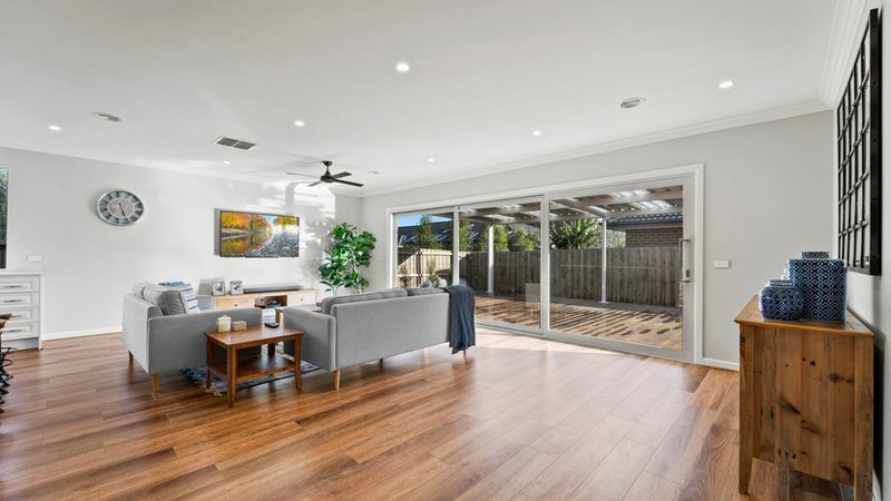 Photo - 28 Bloom Street, Werribee VIC 3030 - Image 9