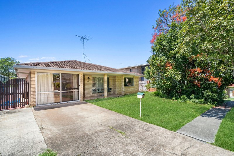 Photo - 28 Bluebell Street, Mansfield QLD 4122 - Image 2