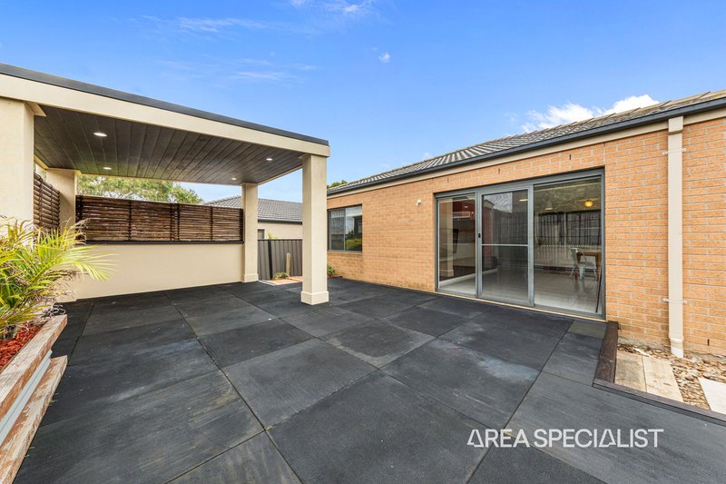 Photo - 28 Bonneville Parade, Pakenham VIC 3810 - Image 13