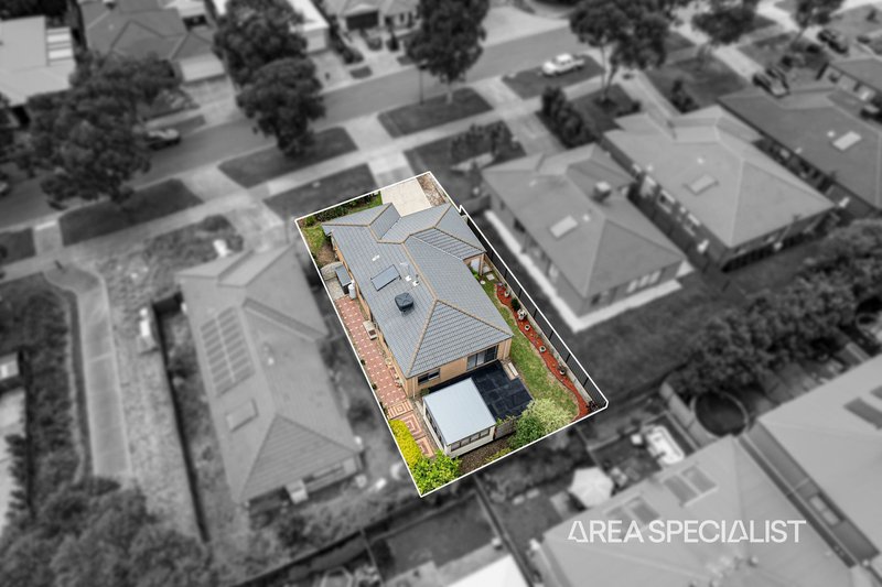 Photo - 28 Bonneville Parade, Pakenham VIC 3810 - Image 17