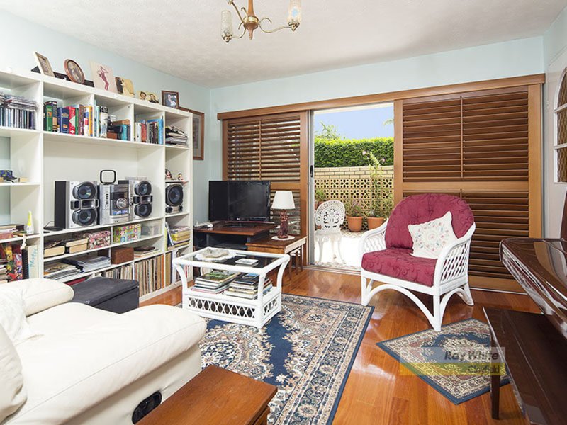 Photo - 2/8 Bonney Avenue, Clayfield QLD 4011 - Image 2