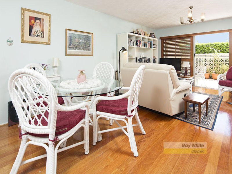 Photo - 2/8 Bonney Avenue, Clayfield QLD 4011 - Image 3