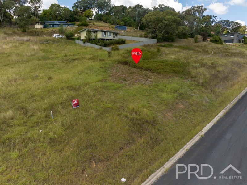 Photo - 28 Booral Avenue, Tumut NSW 2720 - Image 4