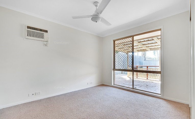 Photo - 28 Bottlebrush Drive, Regents Park QLD 4118 - Image 7