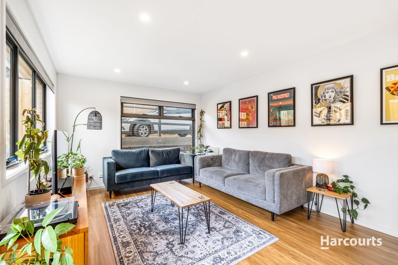 Photo - 2/8 Bounty Street, Warrane TAS 7018 - Image 2