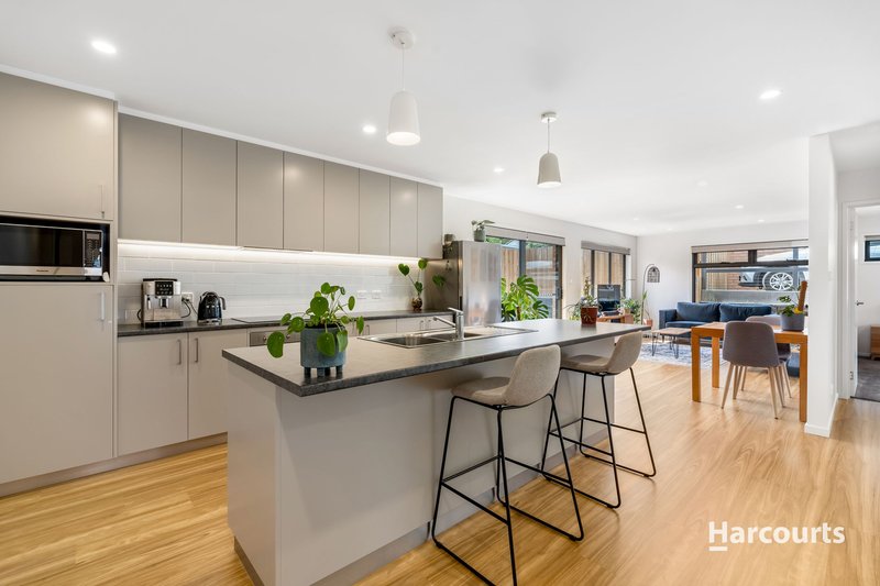 Photo - 2/8 Bounty Street, Warrane TAS 7018 - Image 4