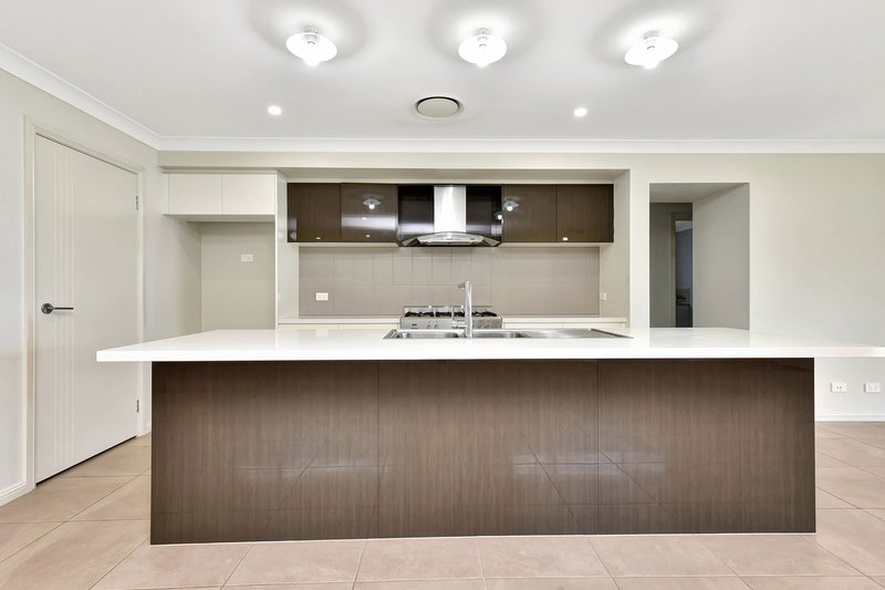 Photo - 28 Boyne Crescent, Cameron Park NSW 2285 - Image 2