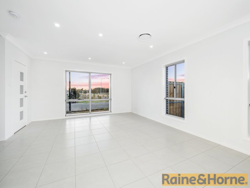 Photo - 28 Braeside Crescent, The Ponds NSW 2769 - Image 5