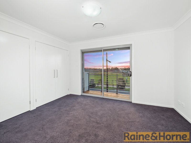 Photo - 28 Braeside Crescent, The Ponds NSW 2769 - Image 6