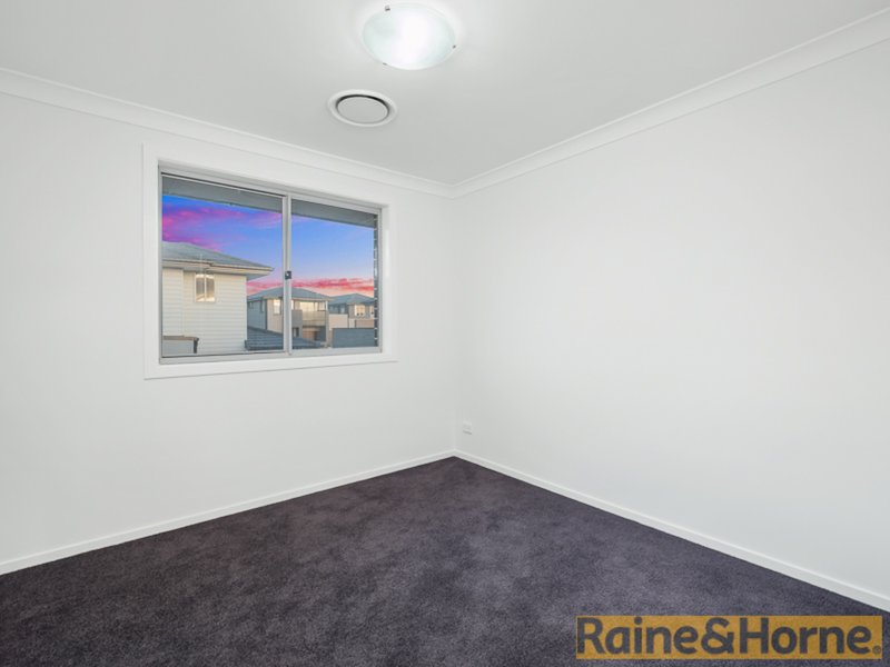 Photo - 28 Braeside Crescent, The Ponds NSW 2769 - Image 7