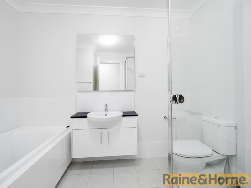 Photo - 28 Braeside Crescent, The Ponds NSW 2769 - Image 8