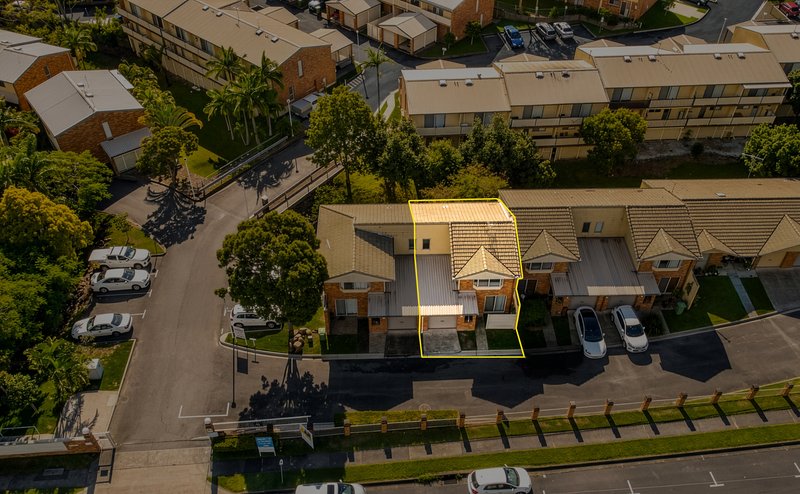 Photo - 2/8 Briggs Road, Springwood QLD 4127 - Image 3
