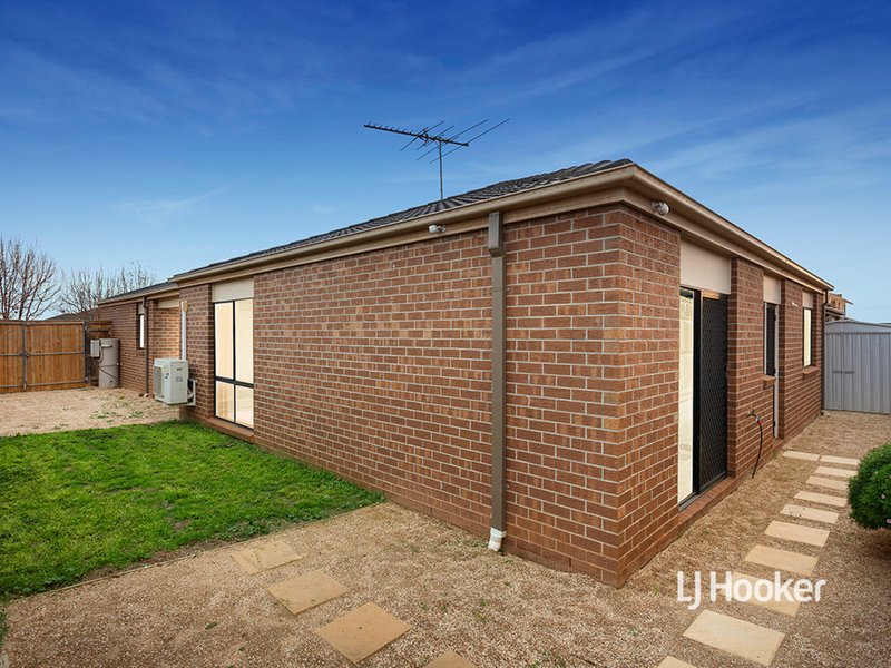 Photo - 28 Brimstone Drive, Tarneit VIC 3029 - Image 10