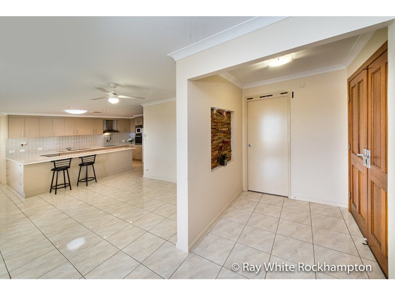 Photo - 28 Broadhurst Drive, Gracemere QLD 4702 - Image 7