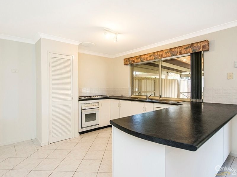 Photo - 28 Bullfinch Street, Huntingdale WA 6110 - Image 9