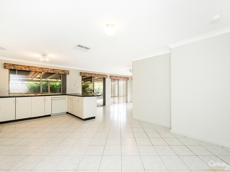 Photo - 28 Bullfinch Street, Huntingdale WA 6110 - Image 11