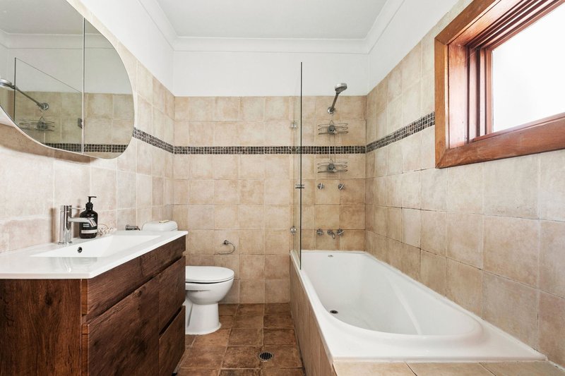 Photo - 28 Burfitt Street, Leichhardt NSW 2040 - Image 5