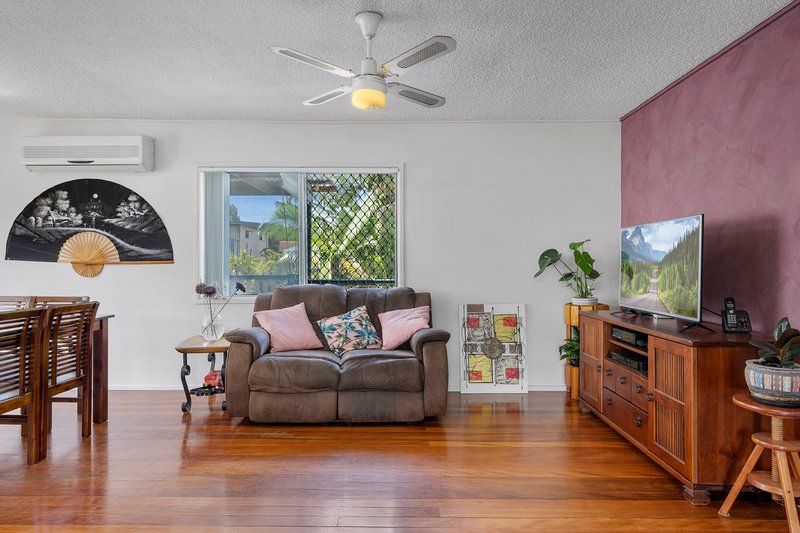 Photo - 28 Burke Street, Woodridge QLD 4114 - Image 5