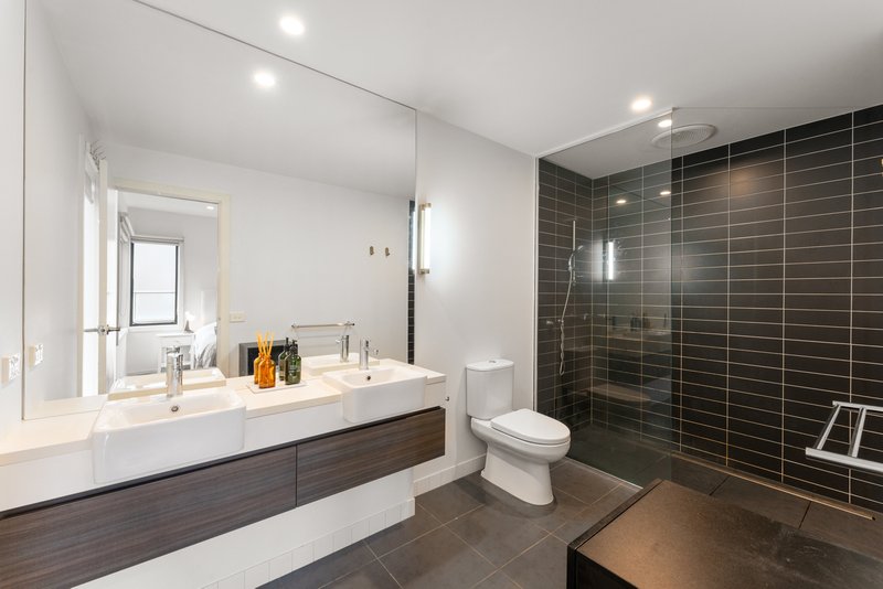 Photo - 28 Burn Nar Look Drive, Burwood VIC 3125 - Image 13