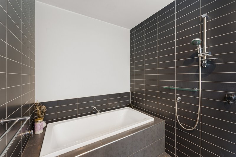 Photo - 28 Burn Nar Look Drive, Burwood VIC 3125 - Image 14