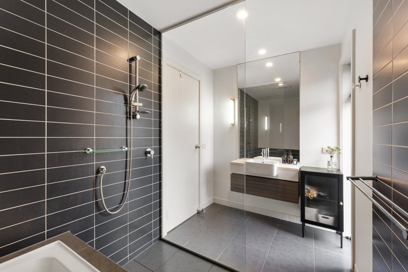 Photo - 28 Burn Nar Look Drive, Burwood VIC 3125 - Image 15