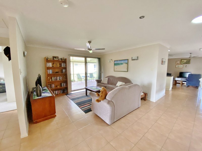 Photo - 28 Burns Crescent, Wondai QLD 4606 - Image 3