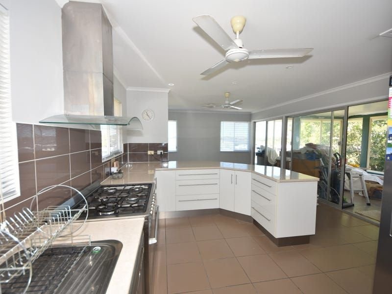 Photo - 28 Burston St , North Mackay QLD 4740 - Image 3