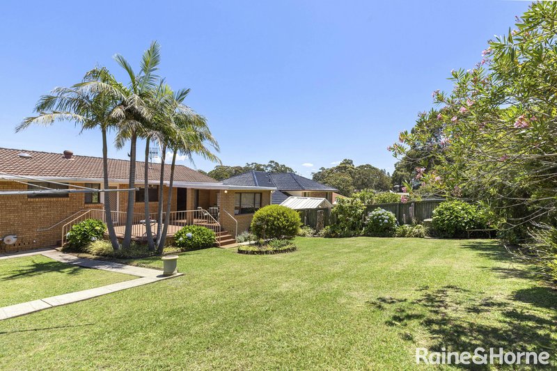 Photo - 28 Bushland Avenue, Mollymook Beach NSW 2539 - Image 4