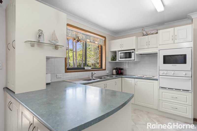 Photo - 28 Bushland Avenue, Mollymook Beach NSW 2539 - Image 9