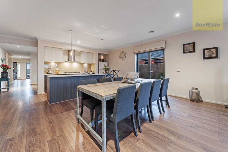 Photo - 28 Cable Circuit, Craigieburn VIC 3064 - Image 5