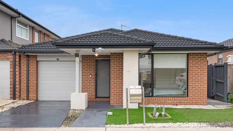 28 Camberwell Parade, Mickleham VIC 3064