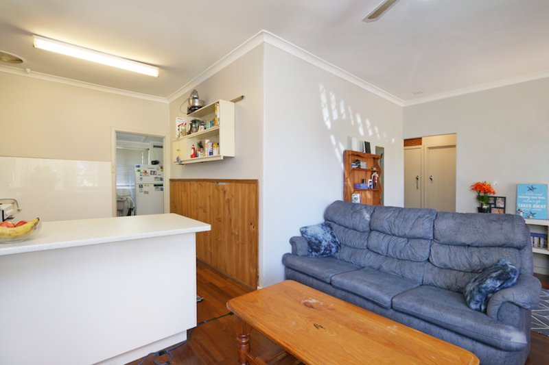 Photo - 28 Camillo Street, Coolbellup WA 6163 - Image 7