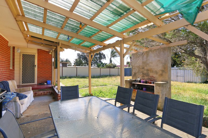 Photo - 28 Camillo Street, Coolbellup WA 6163 - Image 14